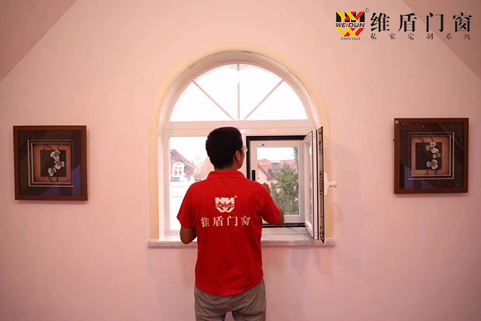維盾斷橋鋁門窗安裝現(xiàn)場(chǎng)