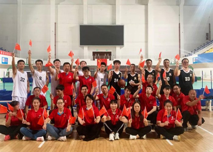 維盾籃球活動(dòng)合影